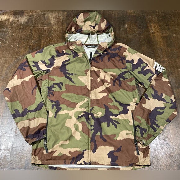 The North Face Camouflage Windbreaker Jacket Camo - Picture 1 of 4